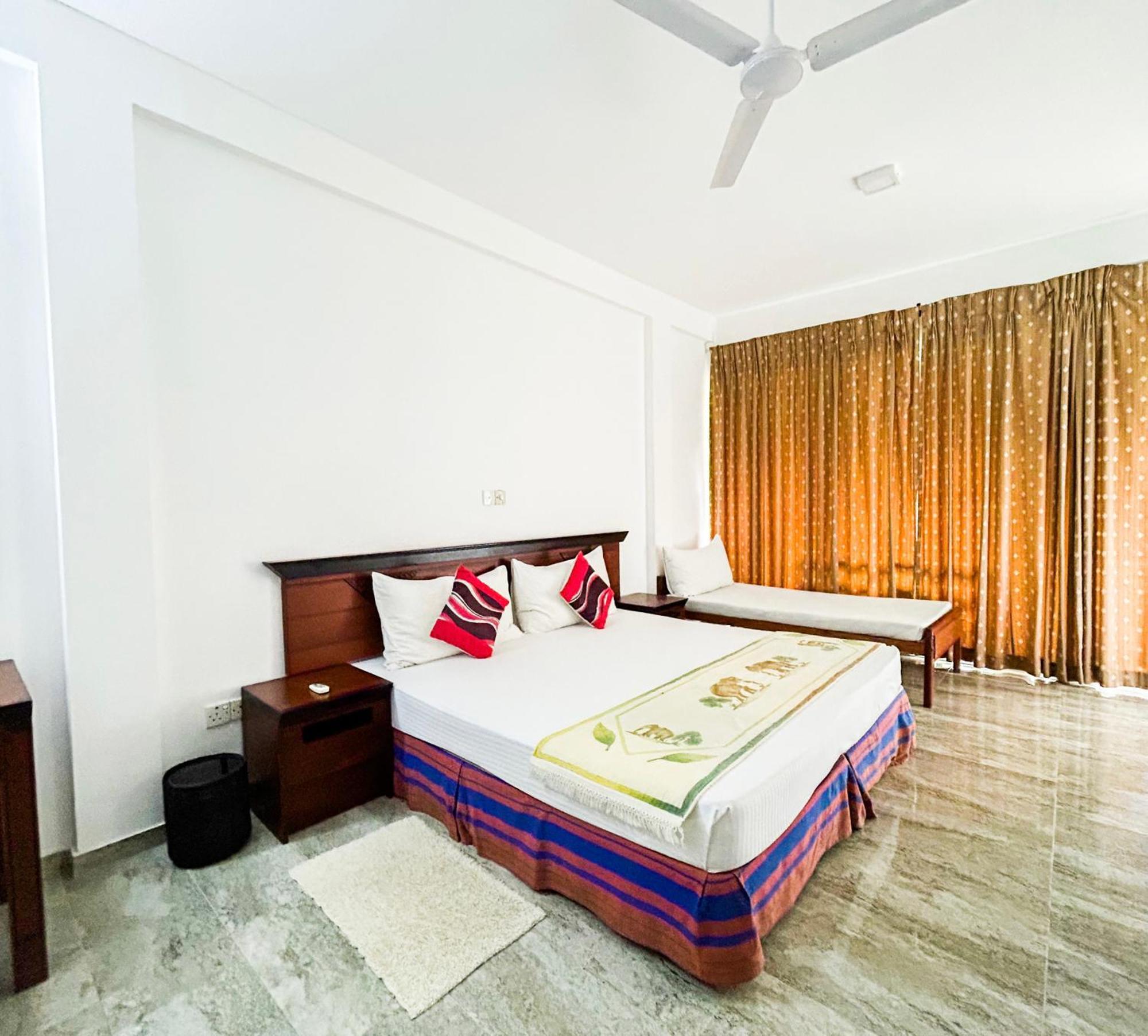 Hotel Wild Heaven Tissamaharama Esterno foto